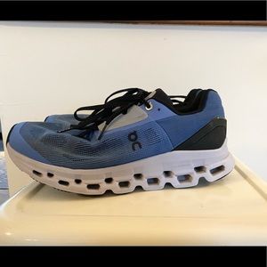 Women’s Size 9.5 On Cloudstratus